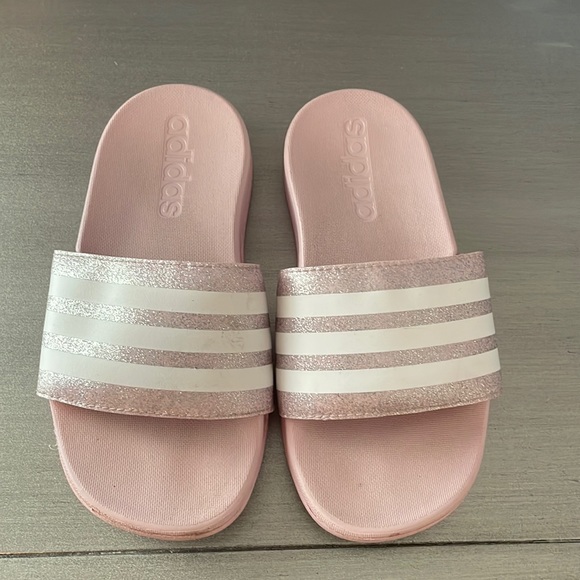 Adidas Girls Adilette Slides - Picture 1 of 5